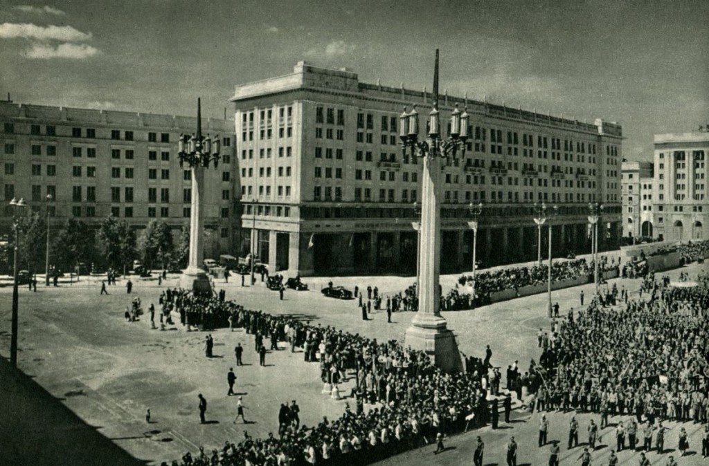 Otwarcie - 22 lipca 1952 na Placu Konstytucji, fot. Zdzisław Małek